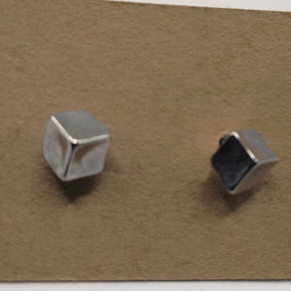 Silver Geometric Cube Stud Earrings Pierced Minimalist Design Jewelry - Picture 1 of 3